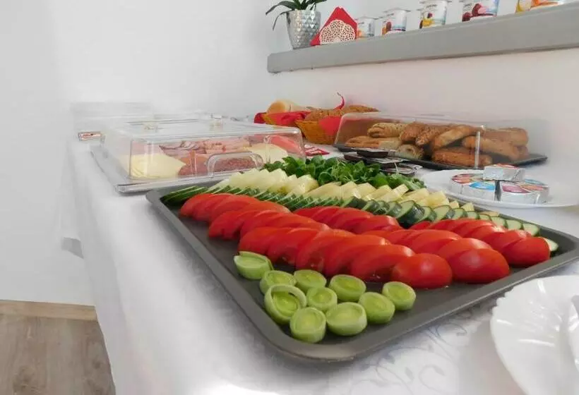 Aamiaismajoitus (B&B) Diana Panzió