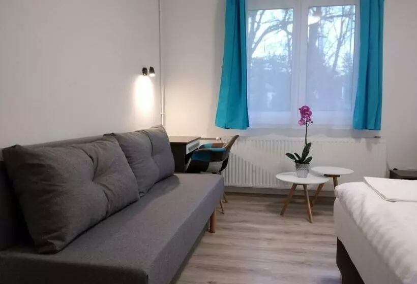 Aamiaismajoitus (B&B) Diana Panzió