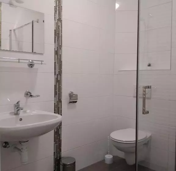 Aamiaismajoitus (B&B) Diana Panzió