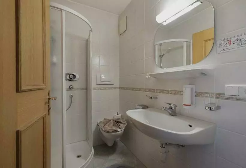 ベッドアンドブレックファースト Garni Ziernheld