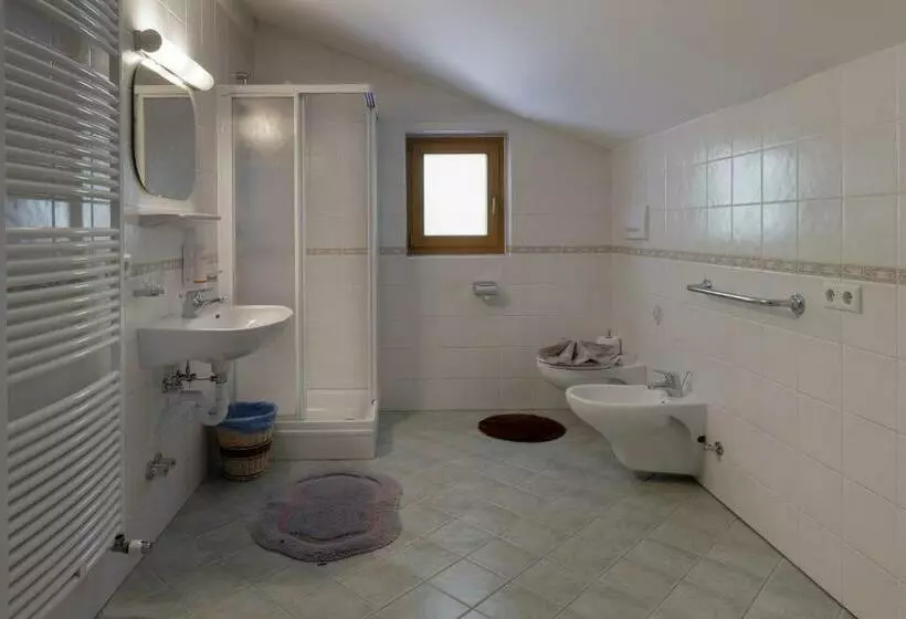 ベッドアンドブレックファースト Garni Ziernheld