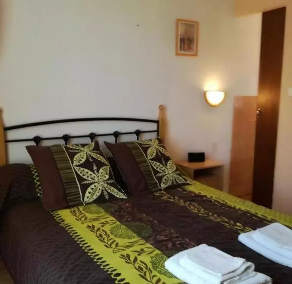 ベッドアンドブレックファースト Le Cantegrel