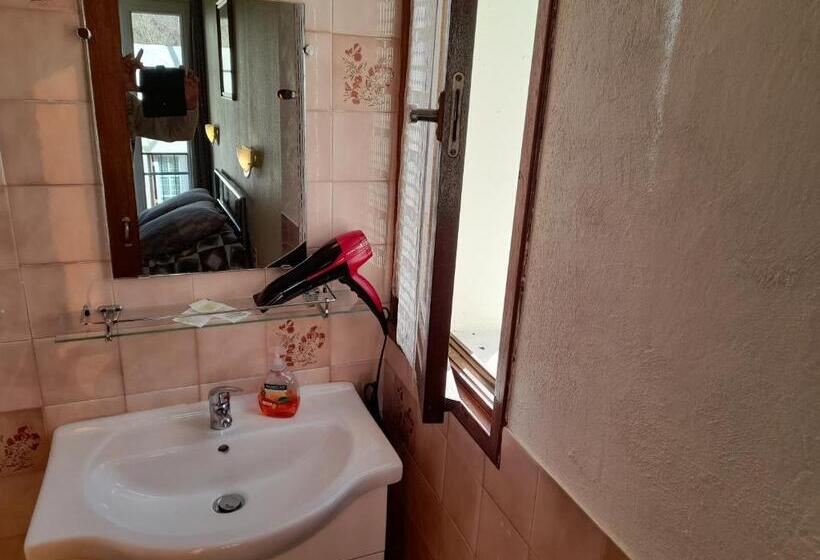 مبيت وإفطار Le Cantegrel