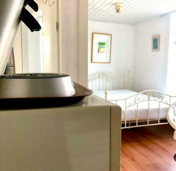 Bed and Breakfast Back Stage