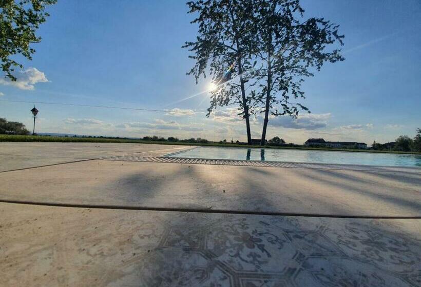 민박 Zimmerei   Landgasthaus Karlo