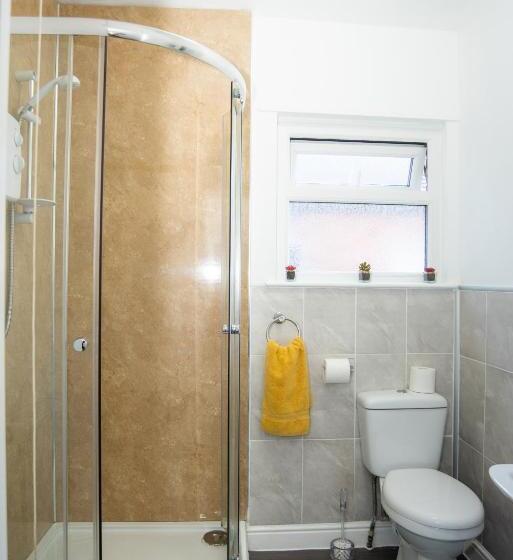 Bentley House With En Suites