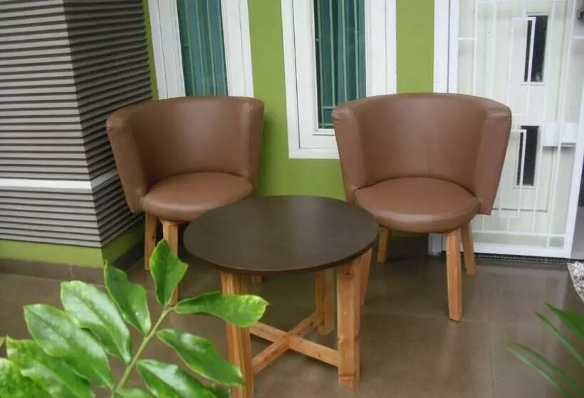 پانسیون Kartika Guest House Cianjur