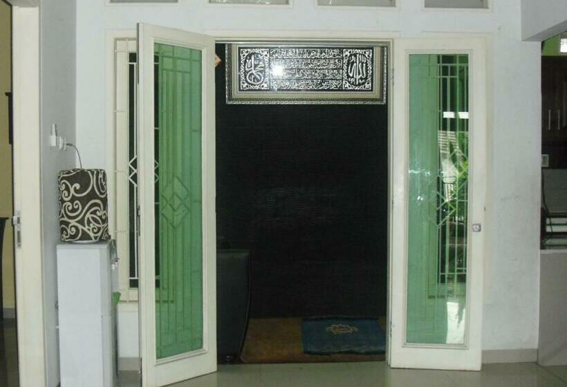 Majatalo Kartika Guest House Cianjur