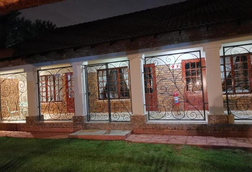 Пансион Klyne Jiweel Guesthouse