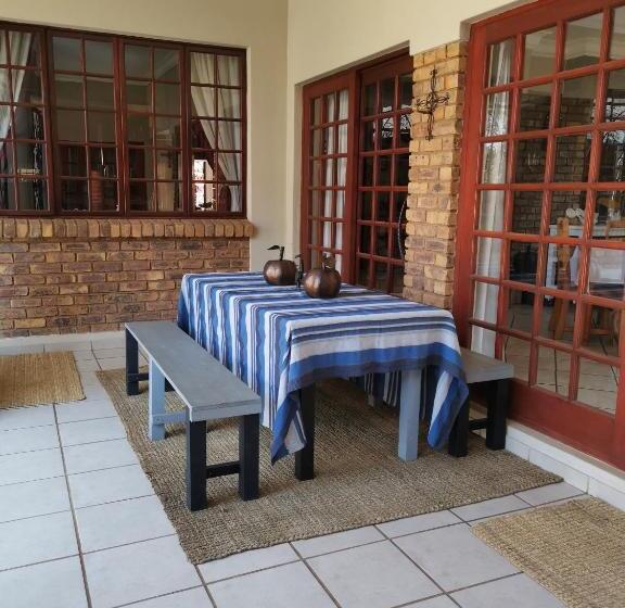 Пансион Klyne Jiweel Guesthouse