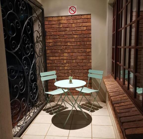 Пансион Klyne Jiweel Guesthouse