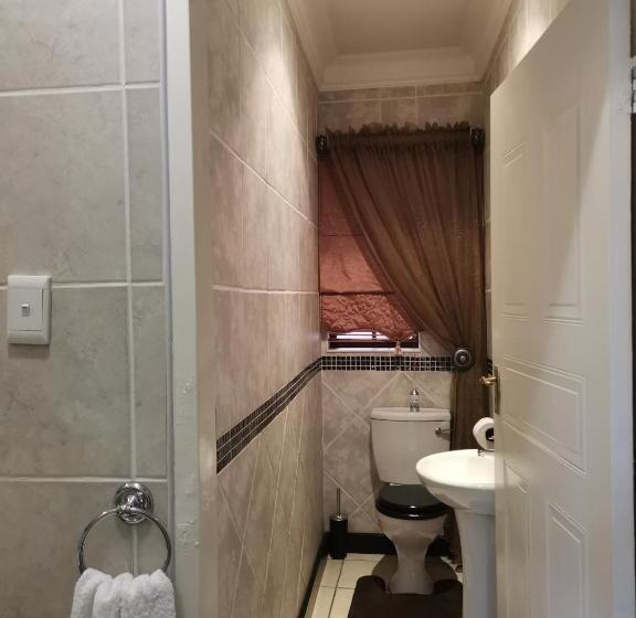 Пансион Klyne Jiweel Guesthouse