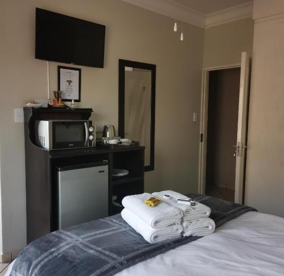 Пансион Klyne Jiweel Guesthouse