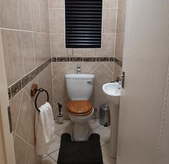 Пансион Klyne Jiweel Guesthouse