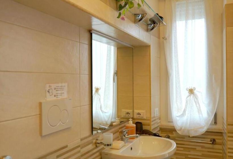 پانسیون La Lanterna Sul Comò