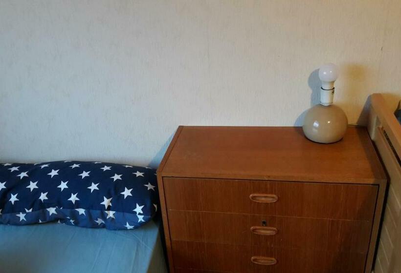 پانسیون Nipu  Beside City Center, Bus And Train Station