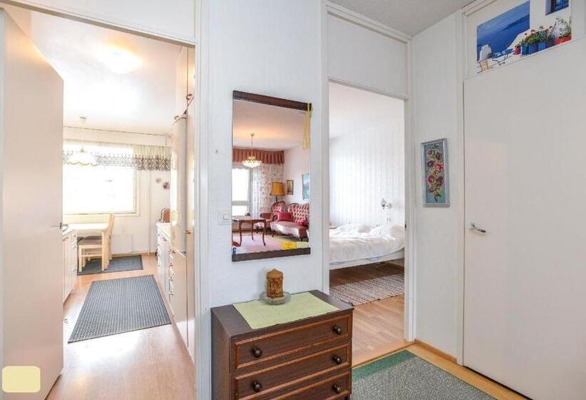 پانسیون Nipu  Beside City Center, Bus And Train Station