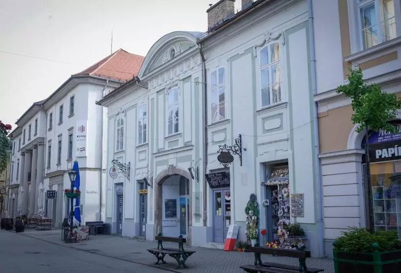 Uránia Apartmanház