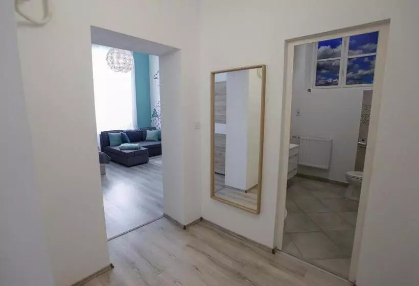 Uránia Apartmanház