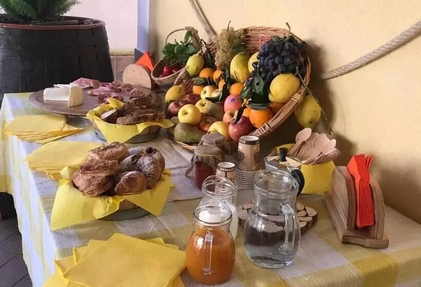 تختخواب و صبحانه La Cantina Dello Sgatto