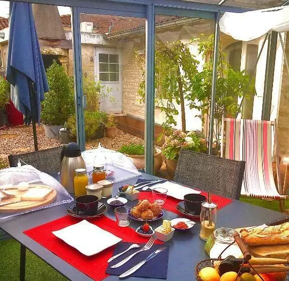 Aamiaismajoitus (B&B) Suite En Terrasse à Cognac