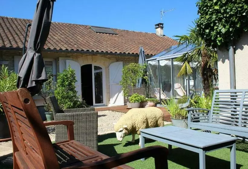 Aamiaismajoitus (B&B) Suite En Terrasse à Cognac