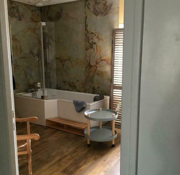 تختخواب و صبحانه Suite En Terrasse à Cognac