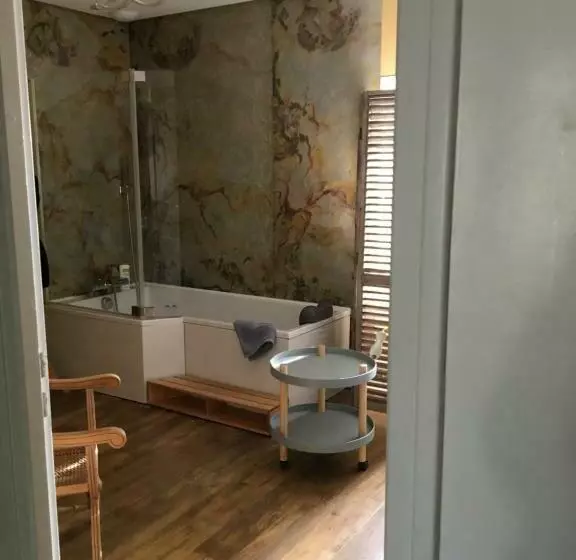 Aamiaismajoitus (B&B) Suite En Terrasse à Cognac