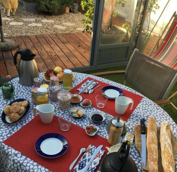 تختخواب و صبحانه Suite En Terrasse à Cognac