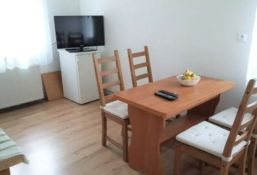 Majatalo Penzion Smrekovica