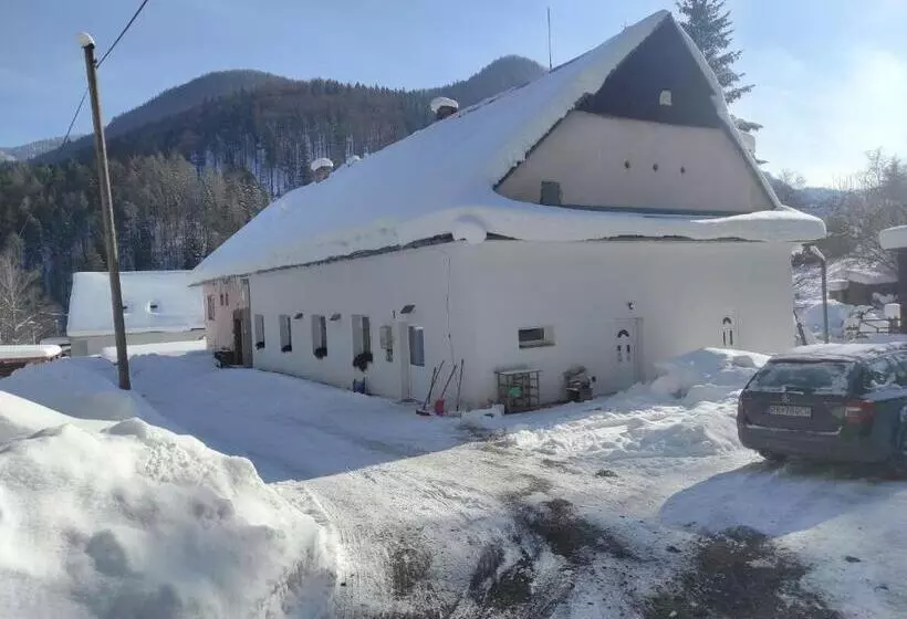 Majatalo Penzion Smrekovica