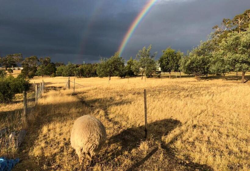 펜션 Couples Retreat With Mountain View Near Hobart