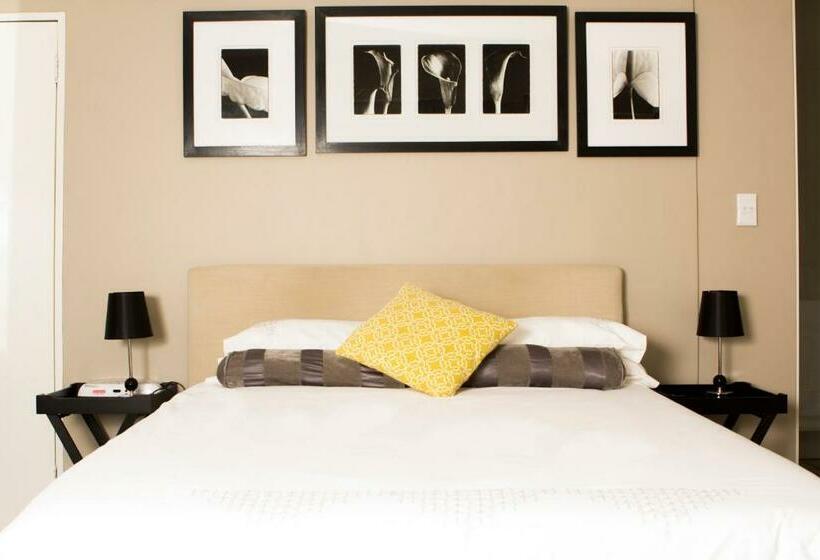 ペンション Sarah S Place Guesthouse