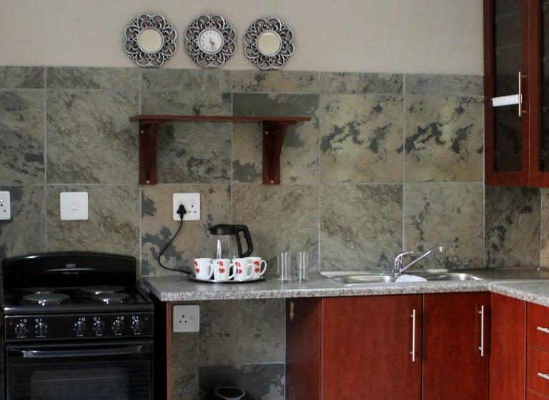 ペンション Sarah S Place Guesthouse