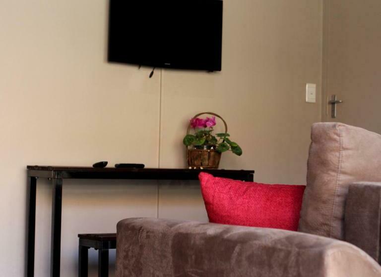 ペンション Sarah S Place Guesthouse