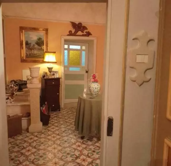 پانسیون Suite 120