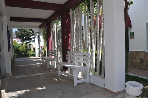 Club Cherry Hotel Family Suites 