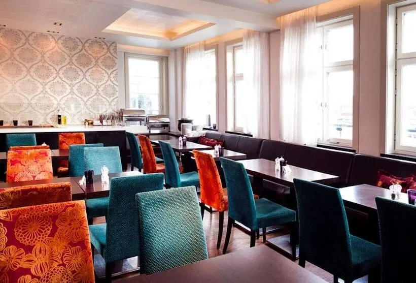 Home Hotel Folketeateret