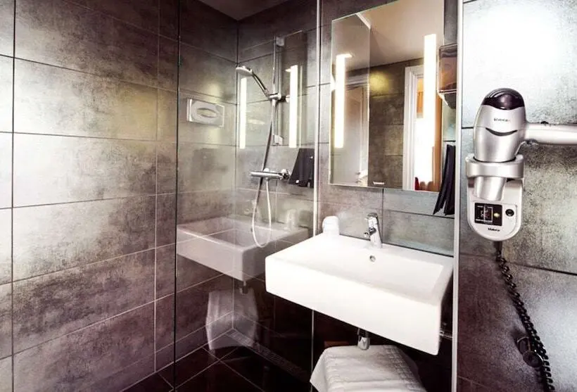 Home Hotel Folketeateret