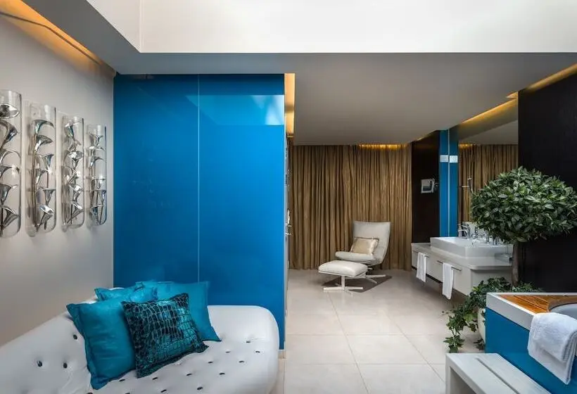 Home Hotel Folketeateret