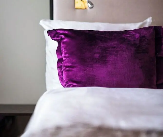 Home Hotel Folketeateret