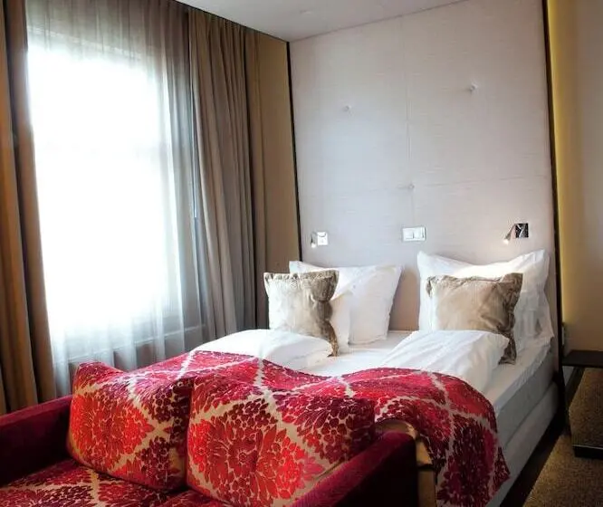 Home Hotel Folketeateret