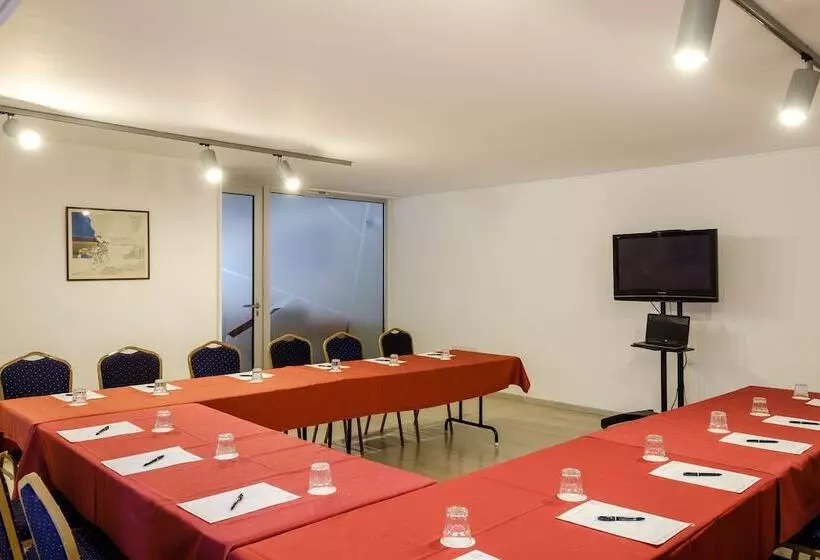 Atrium Zenon Hotel Apartments