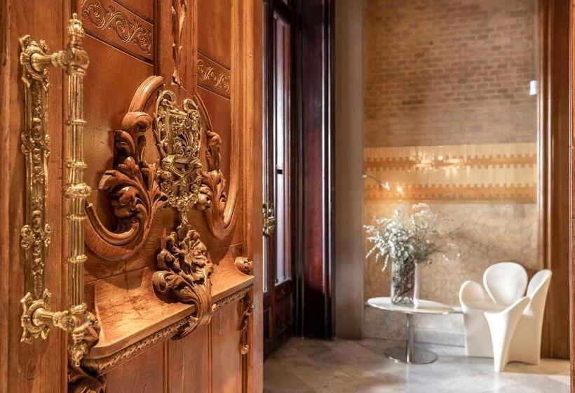 هتل El Palauet Royal Suites