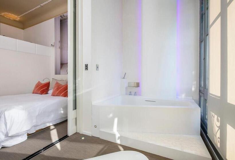 هتل El Palauet Royal Suites