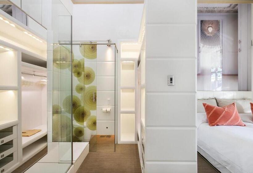 هتل El Palauet Royal Suites