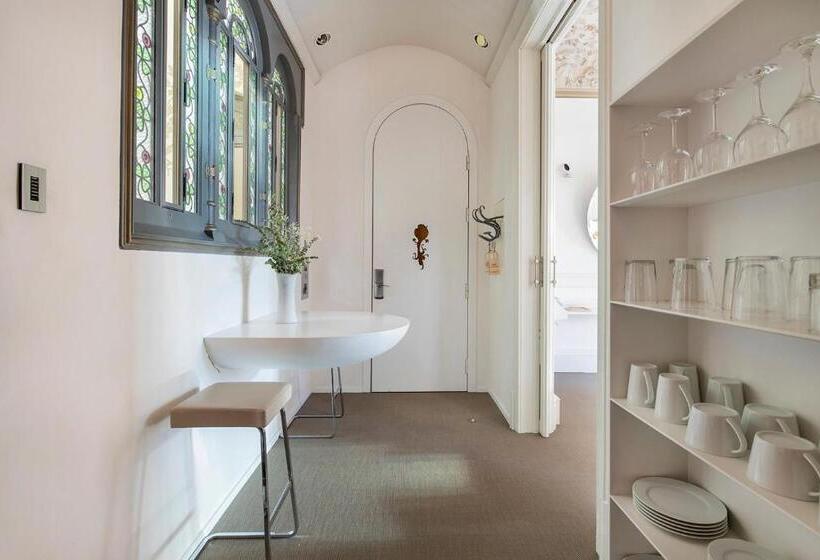 هتل El Palauet Royal Suites