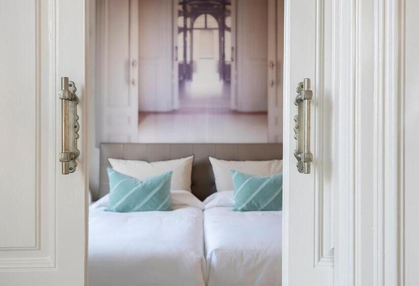 هتل El Palauet Royal Suites