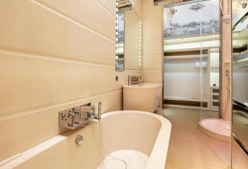 هتل El Palauet Royal Suites