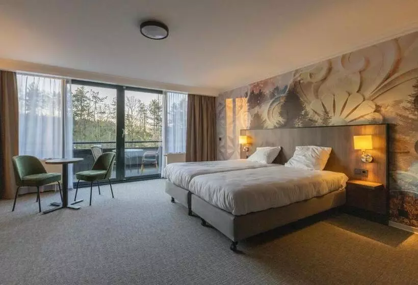 Fletcher Familiehotel De Hunzebergen